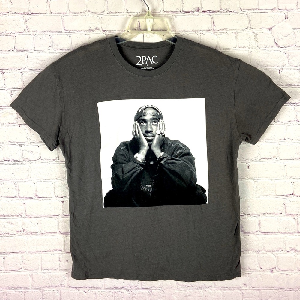 2PAC Unisex Gray Crew neck Graph Tee. Size-Large